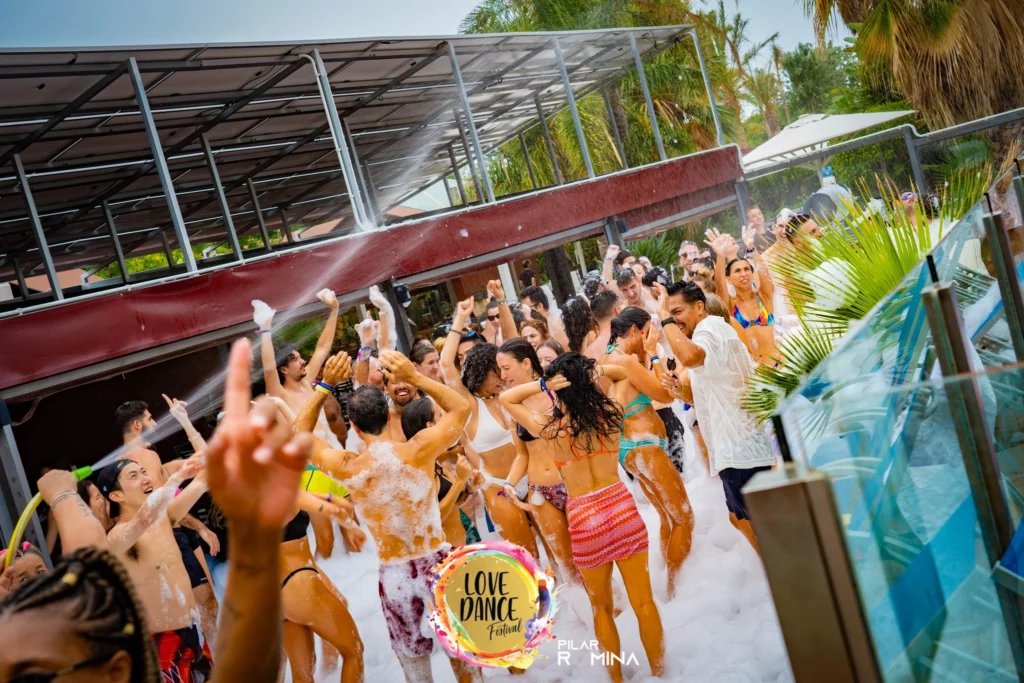fiesta de la espuma en love dance festival